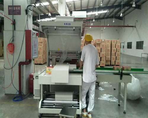 全自动袖口式包装机应用于食品行业包装