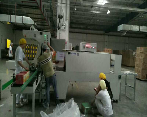全自动袖口式包装机应用于食品行业包装