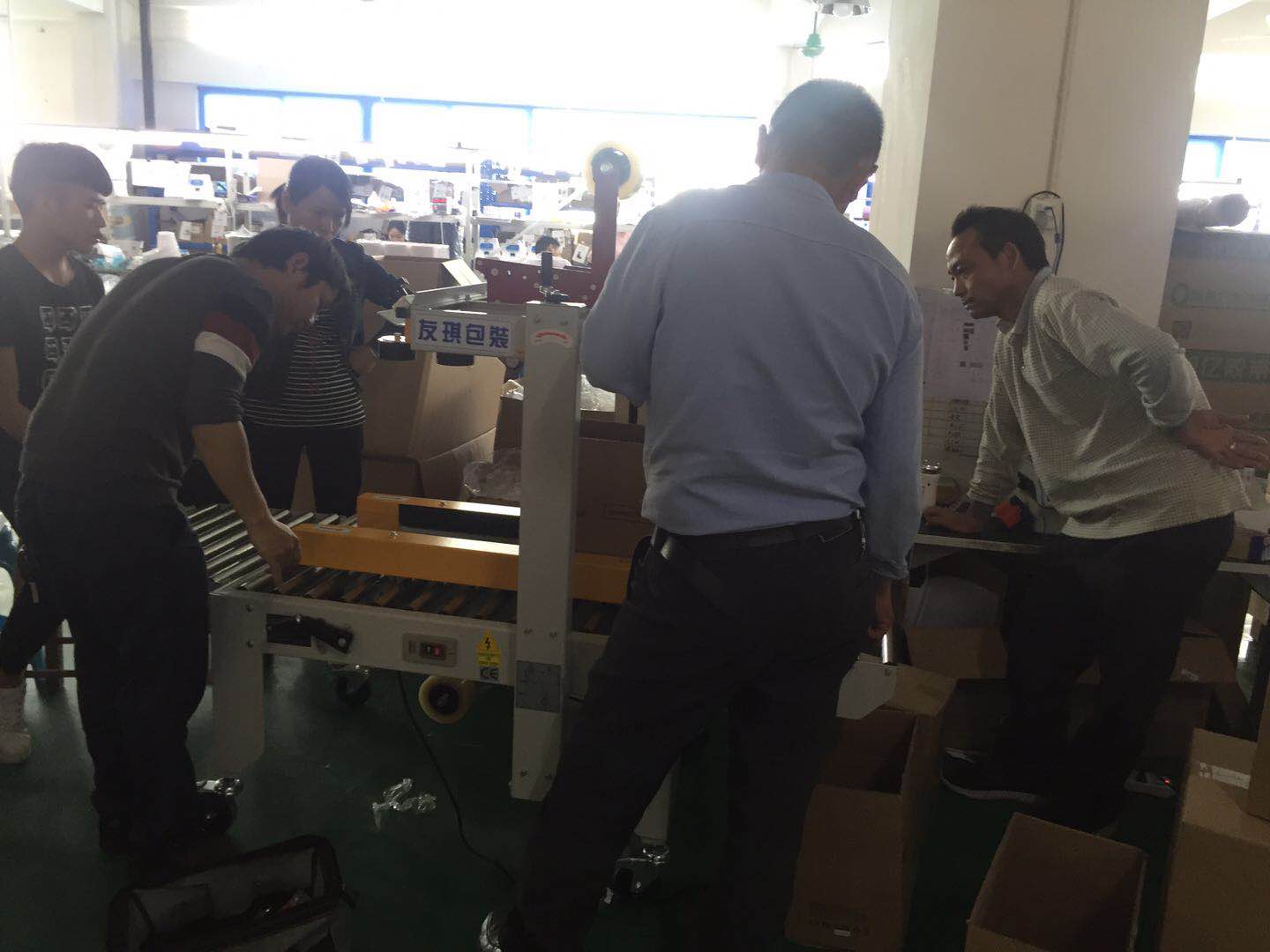 日用品纸箱一字型封箱